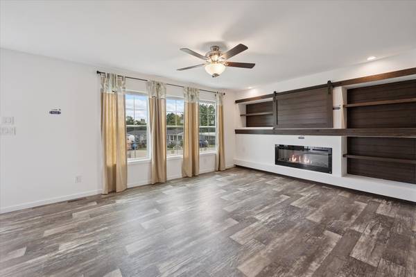 $180,500 / 3br - 1456ft2 - ¡Disponible 2025 Champion Catena II! (Comunidad Sunny Acres)63836544290051124