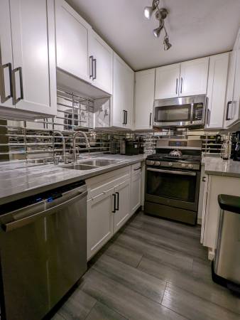 $2,350 / 2br - 1200ft2 - 2BR + Office Condo – Gated Back Unit | $2,350 + $150 Utilities | Avail (oakland east)63946807379587122