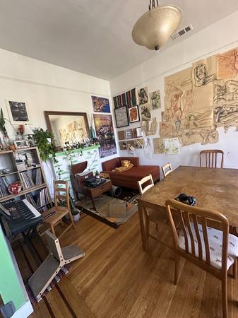 $1,060 / 3br - 100ft2 - Room available in sunny queer house (oakland west)63851965755905121