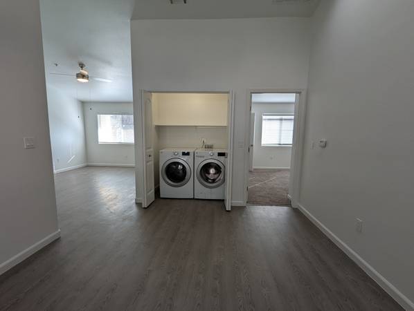 $2,071 / 2br - 1199ft2 - Fall in Reno is pure magic, cozy up in our spacious cottage! (Reno)63682273116163123