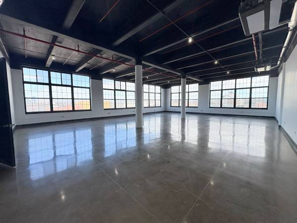 $7,400 / 2786ft2 - Corner Loft Office | 2,786 SF | Skyline Views + Renovated Industrial Building (Brooklyn)63912046043779120