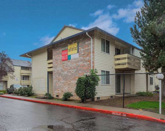 $1,450 / 2br - Patios & Balconies, Washer & Dryer Hookup in our Quiet 2 Bedroom (Rockwood Area)63914738138242121