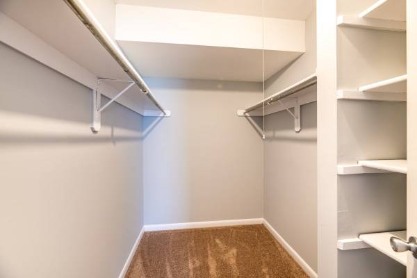 $2,050 / 2br - 956ft2 - Large Closets, Air Conditioner, Patio/Balcony (13940 Longwood Manor Ct, Woodbridge, VA)63779464545793121