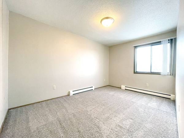 $765 / 2br - 620ft2 - in Minot ND, Great Location, 2B/1B (505 Park Street, Minot, ND)63980820530178122