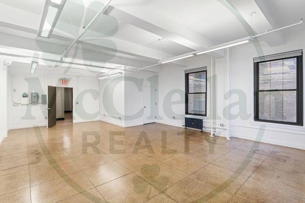 $5,924 / 1205ft2 - Nice Corner Office with Private Bath and Polished Concrete Floors (Chelsea)64212271874561121