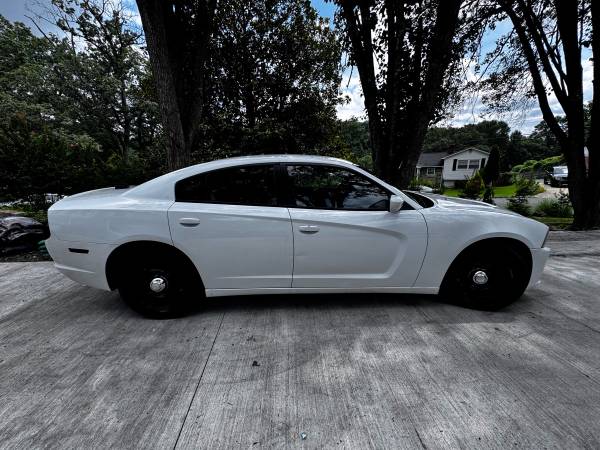 2014 Dodge Charger · Persecución policial 5.7 hemi V8 - $6,000 (Silver Spring)63618565374467122
