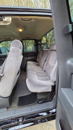 2006 GMC Sierra 3500 4x4 - Photo 11
