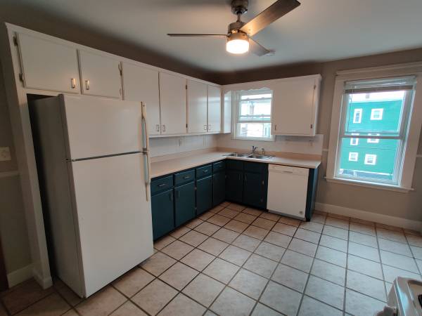 $2,250 / 3br - Bright, Clean, Quiet & Great Condition! (West Manchester)63931788904066120