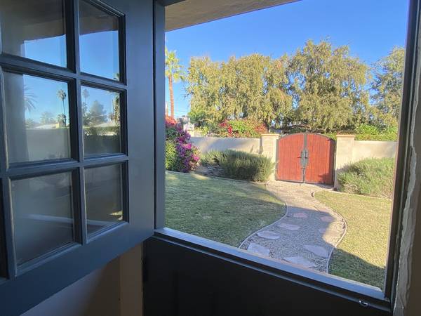 $3,400 / 2br - Cute 40s bungalow 3BD / 2 BA pool home in Central Palm Springs (Palm Springs)63766967059073122