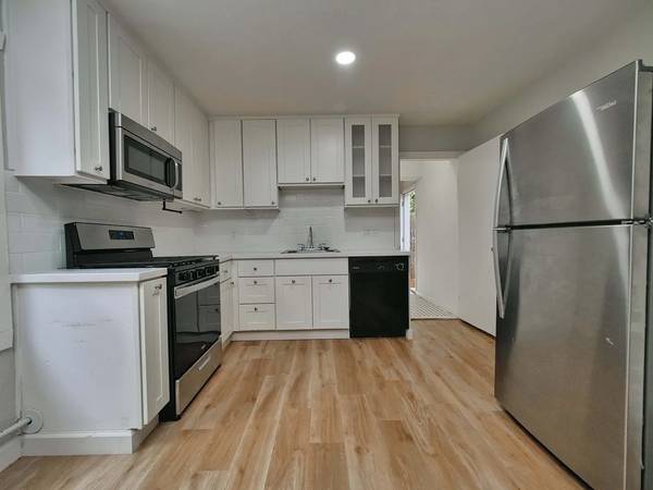 $4,000 / 2br - 1150ft2 - Gorgeous Large 2+BD 1.5Ba with a Private Outdoor Yard in Elmwood (berkeley)63667856673921123