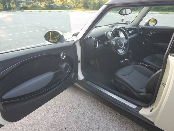 2010 Mini Cooper Clubman low 58k miles automatic 1 owner car - $6,750 (Willow springs)63618847527811124