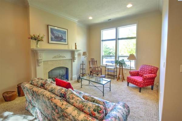 $595,000 / 3br - 2506ft2 - OPEN HOUSE THIS SAT 1-3pm **NEW PRICE** (Creekstone neighborhood)64299111398914123