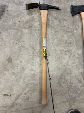 Full sized pick ax 1