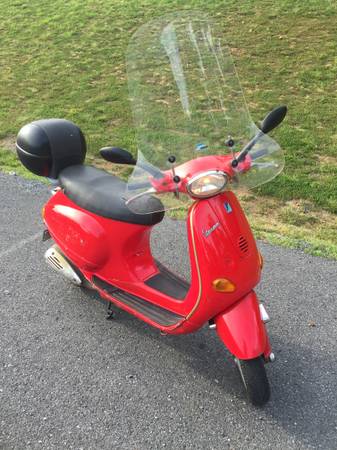 VESPA windshield. fits ET2 ET4 & more. I can DELIVER 1