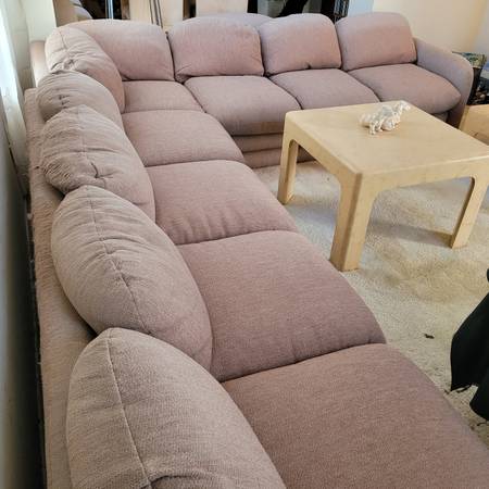FREE SECTIONAL SOFA 1
