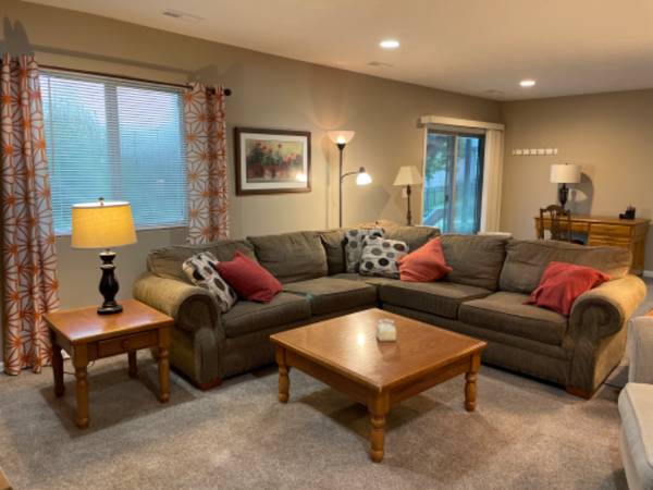 $1900.00 / 3br - 1300ft2 - Fully furnished duplex (lower level) near rec area64021008996995121