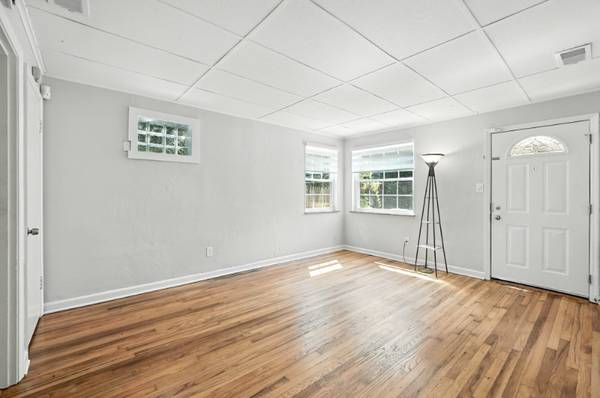 $2000.00 / 2br - 800ft2 - Acogedora casa de 2 dormitorios en Cincinnati | $2000/mes | ¡Disponible AHORA!63974613009667124