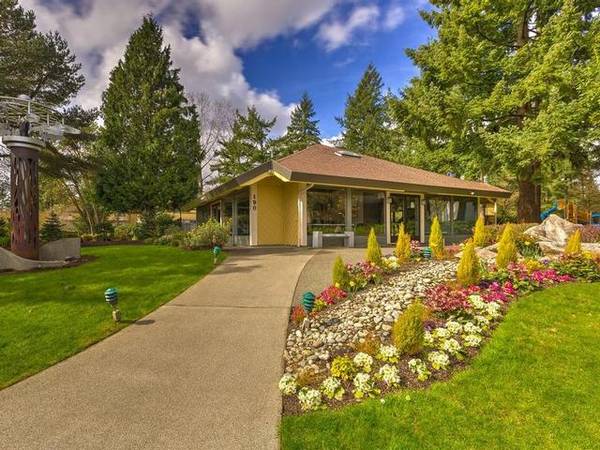 $2,386 / 2br - 1050ft2 - New Wood Style Flooring, Upgraded Apartment Homes Available63884893736705122