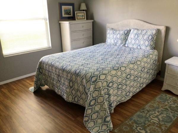 $4,600 / 2br - 1150ft2 - 2 Bd. 2 Bath Villa / Villages , Fl63768124721923121