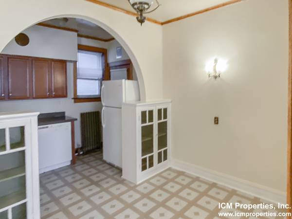 $1,850 / 1br - Spacious, Charming 1-Bed w/ Dishwasher + FREE HEAT & GAS! (Lakeview)63960010215682120