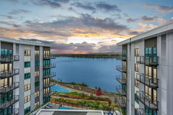 $2,475 / 1br - 716ft2 - Cuando los minutos importan, vive donde trabajas y te diviertes (Vancouver Waterfront)63831327735681122