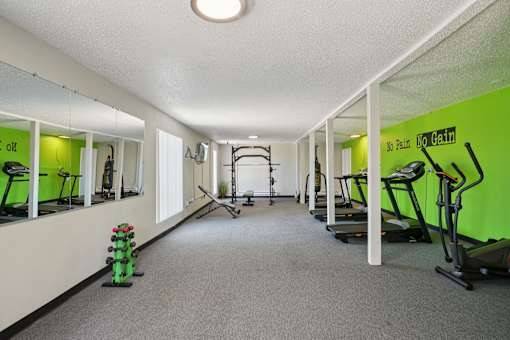$1,195 / 2br - 750ft2 - Se aceptan informes portátiles de verificación, cocina moderna (360 N Murray Blvd, Colorado Springs, CO)63658213283073124