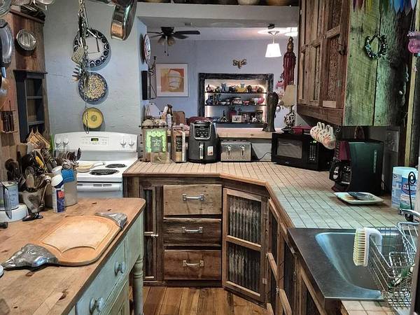 $1600.00 / 3br - West Main Street64022450660993124