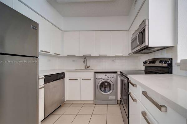 $3,015 / 1br - 790ft2 - FLAMINGO ONE BED (FLAMINGO SOUTH BEACH)63906441014659122