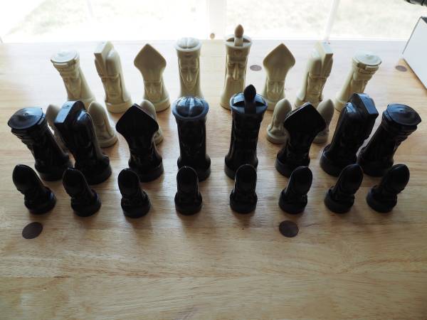 Peter Ganine 1957 Gothic Chess Set Tournament Edition 32 Pieces 1
