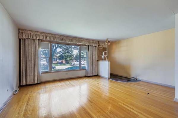 $1,165 / 2br - Casa de dos dormitorios con espacio de oficina y garaje (Niles, MI)63660195752195122