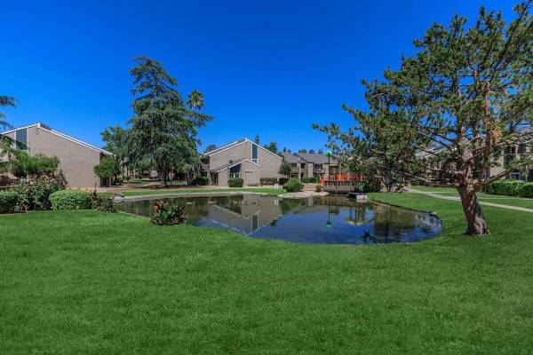 $1,292 / 3br - 1238ft2 - Unbeatable Location, Unparalleled Living! (Fresno)63798508660481123