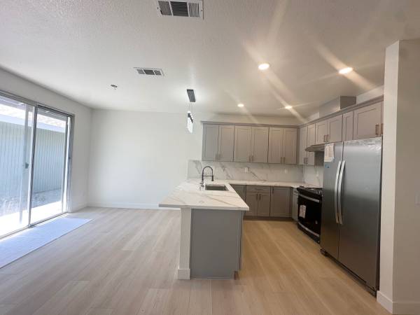 $2,775 / 3br - Elk Grove – Newly Remodeled 3BR/2BA Home – $2,775/mo (Elk Grove)64043669255169121