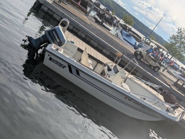 1987 WINNER 18' FT CENTER CONSOLE BOAT MOTOR AND TRAILER 1