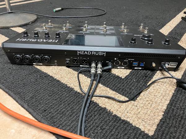 Head Rush looper board - $400 (Holland)63443011567745121