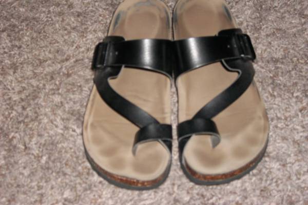 Sandals size 8 1