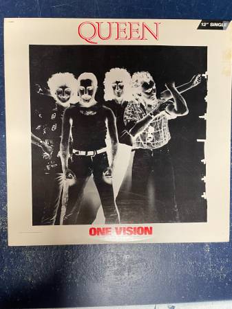 4 Queen Records 1