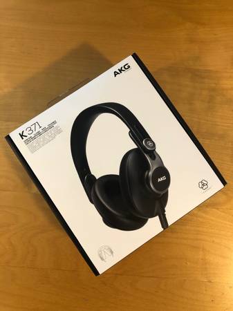 AKG K371 Headphones (New In Box) 1