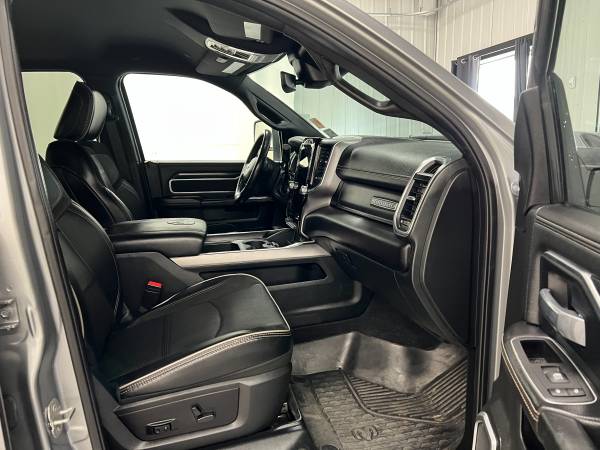 2023 RAM 3500 Laramie 4x4 - Photo 11