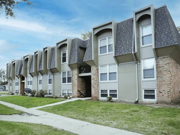 $930 / 2br - 860ft2 - Alfombra, ¡Ubicado en Bloomington!, 2/hab63700577722627120