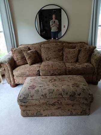 La Z Boy couch/ottoman 1