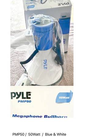 Pyle MegaPhone Bullhorn 1