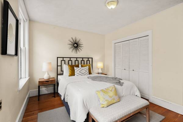 $2,700 / 1br - 670ft2 - Coolidge Corner w/ Parking & Laundry – Available Now (Brookline)64213547842051121