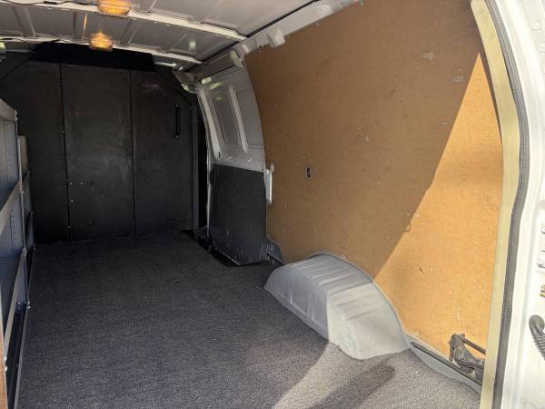 2010 Ford ECONOLINE E150 - Photo 13