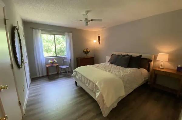 $1,200 / 1br - 890ft2 - Turtle creek 1 Bedroom plus bonus room/office or 2nd bedroom. Convenie (Charlottesville)62976698664579123