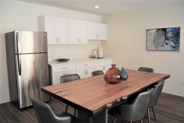 $2,075 / 1br - 840ft2 - Pet-friendly community, Gated community, Full appliance package (Chatsworth Ca located in the North, West side of the SF)63668253745283121