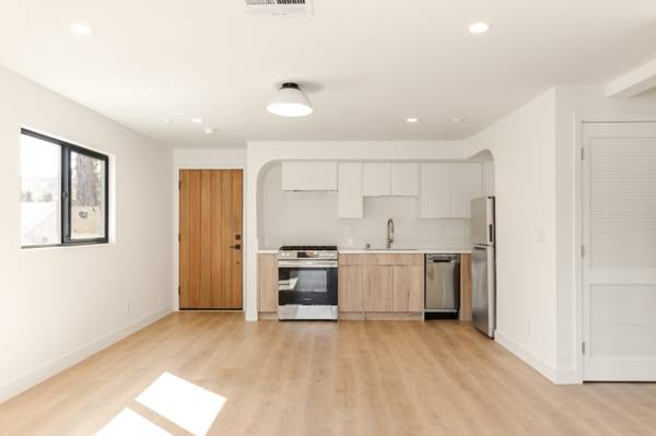 2845 1/2 Marsh Street 1