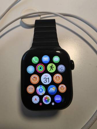 Apple Watch S10 42mm Cellular w/Space Black Stainless Steel Bracelet 1