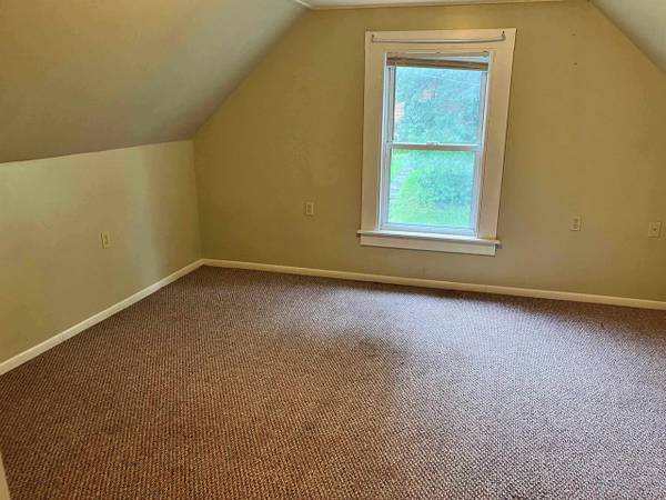 $1,200 / 1br - 1950ft2 - Fully Occupied Newport Duplex. Great Tenants and monthly rental amount (,Newport City)63784684729985121