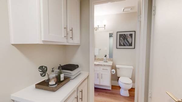 $3,100 / 2br - 900ft2 - Courtyard with Park-like Settings, Bike Score: 24, Covered Parking (25910 Tournament Rd, Valencia, CA)63912983410178124