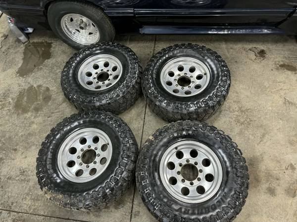 16" Pro Comp Bullet Wheels and tires 8x6.5 bolt pattern 1